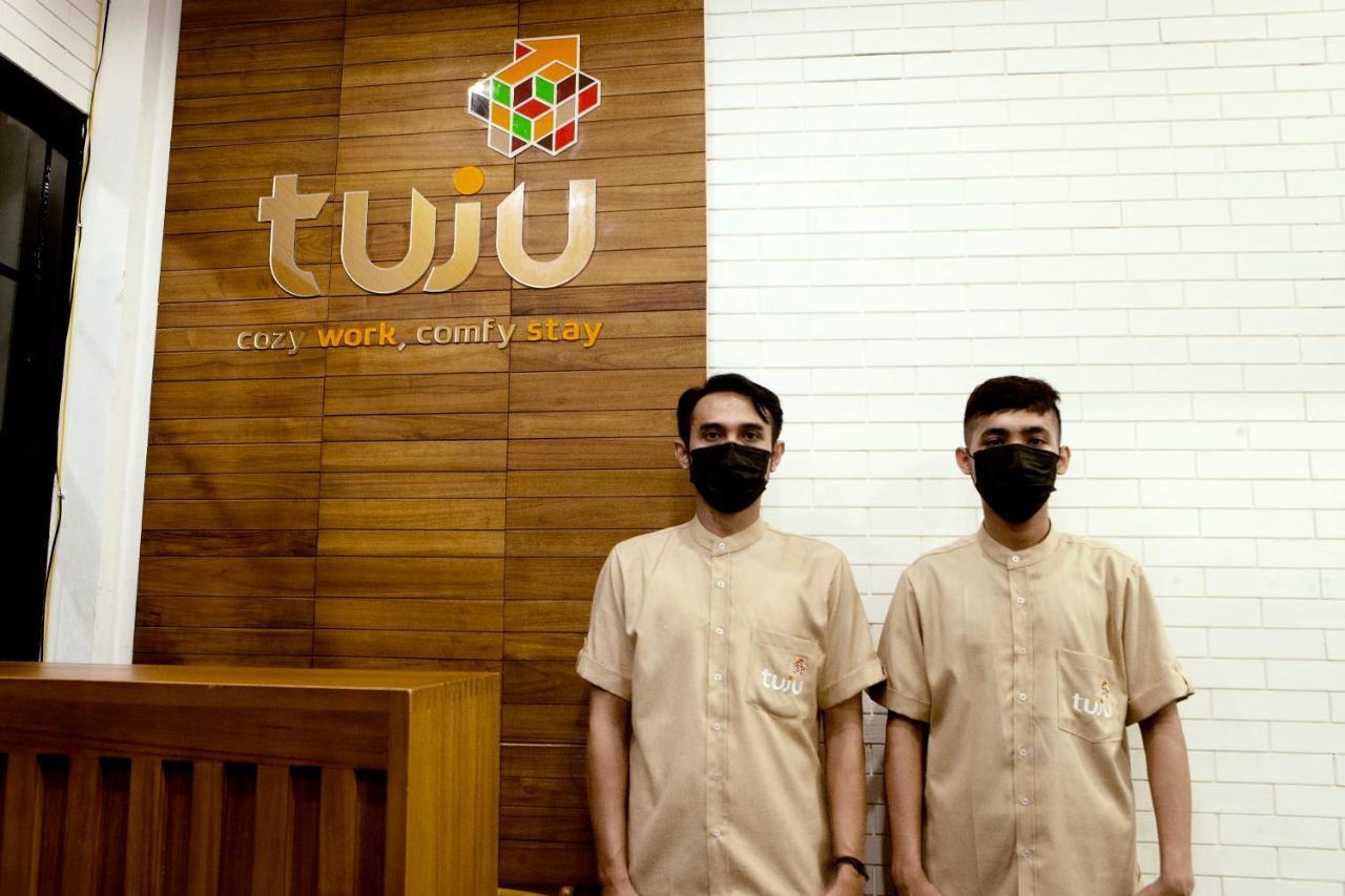 A Pousada Tuju Arteri Pods Jacarta Exterior foto