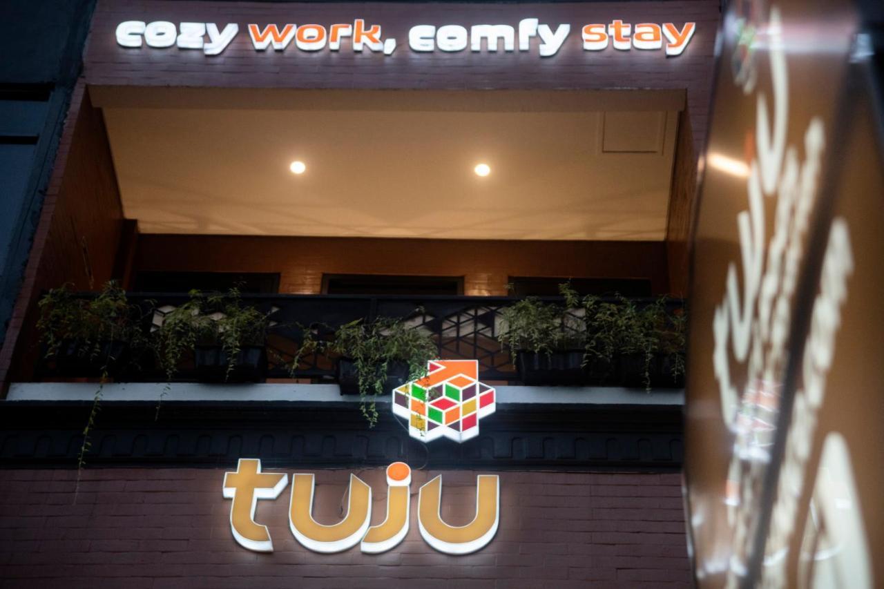 A Pousada Tuju Arteri Pods Jacarta Exterior foto